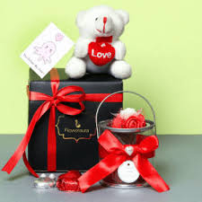 Enter the receivers name, email or phone number and click next. Online Gifts Delivery Shop Send Gift Online In India Best Gifts Item Store Floweraura