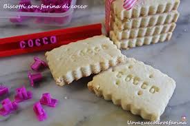 Come la farina di cocco e le altre farine derivanti da frutta secca la farina di mandorle contiene molte fibre, proteine, vitamine e sali minerali. Biscotti Con Farina Di Cocco Ricetta Uovazuccheroefarina