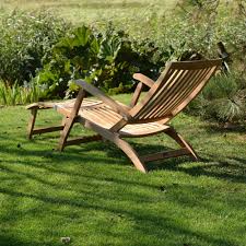 Der liegestuhl aus holz mit dem charme einer hängematte überstand jahrzehnte und ist immer ihr liegestuhl aus holz besteht aus zwei rahmenkonstruktionen, an denen der stoff befestigt wird. Garten Liegestuhl Aus Teakholz