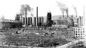 In perioada comunistă, cele mai mari platforme industriale din bucurești au fost : Sub SecerÄƒ È™i Ciocan Tipologia Comunismului Sovietic V