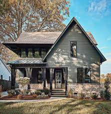 6 Farmhouse Exterior Colour Schemes