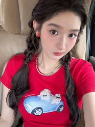 Small Served beer and skittles add a little smoke!~ weibo updated  #WangYuwen