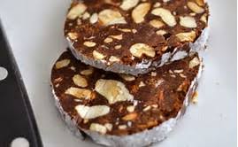 Una delle migliori ricette della gastronomia del piemonte è senza ombra di dubbio la bagna cauda. Il Salame Di Cioccolato E Un Dolce Tipico Della Tradizione Piemontese Csainpiemonte