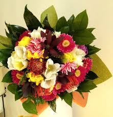 Bouquet Of Mixed Flowers In 2020 Flowers Bouquet Floral Wreath