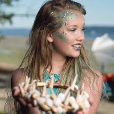 TINY ART FACE PAINTING