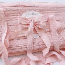 Adorno de encaje Cluny puntiagudo "Ashlyn" rosa peonía, 42 mm (1 5/8  pulgadas) de ancho *Por 1 metro/39 pulgadas*