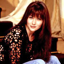 Shannen doherty was born in memphis, tennessee, usa, on april 12, 1971, to rosa doherty (wright) and john doherty. Shannen Doherty Shares Throwback 90210 Photo Ew Com