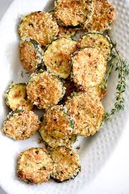 Baked Zucchini Parmesan Crisps Foodiecrush Com Chips De Courgettes Au Parmesan Food Network Idee Recette