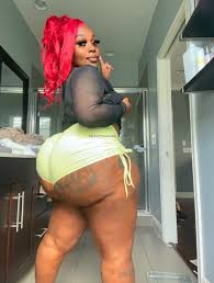 shes a freaky girl - ShesFreaky