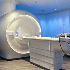 Hier soll das beklemmende gefühl ausbleiben. Kernspintomographie Mrt Radiologie Wurzburg