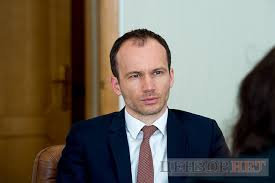 Андрій клюєв дав команду зібрати картки народних депутатів з опозиції, які були відсутні у верховній раді 27 квітня 2010 року, коли було ратифіковано харківські угоди. Denis Malyuska Malyuska Pro Vidpovidalnist Za Harkivski Ugodi Nardepi Zgidno Z Konstituciyeyu Ne Vidpovidayut Za Rezultati Golosuvannya Prityagnuti Mozhut Chinovnikiv Novini Mobilna Versiya Cenzor Net