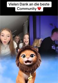 Shake It to The Max Twins