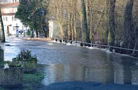 Der pegel der kinzig steigt weiter und wir befürchten, dass das hochwasser in der nacht zum samstag eine kritische marke erreicht. Hochwasser In Osthessen Feuerwehren Im Einsatz Update 12 30 Uhr