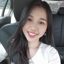 許沁妮updated her profile picture.