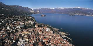 You can take a train from the milano centrale station. Fremdenverkehrsamt Der Stadt Stresa