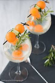 Gin Tonic Mit Gin Mare Melone Und Gurke Rezept Drink Feed Me Up Before You Go Go Gin And Tonic Tonic Drink Gin Recipes