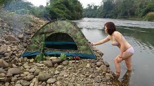 Solo camping bushcraft, off grid outdoor cooking delicious bushcraft camp