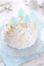 Dome Meringue A La Mousse Framboise Et Coeur Citron Vert Chefnini Recette Gateau Noel Mousse Framboise Cuisson De Noel