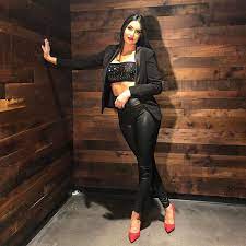 Wwe superstar the femme fatale & the siren of smackdown australian former tag team champion. Billie Kay Billiekaywwe Instagram Photos And Videos Wwe Girls Kickass Women Billie