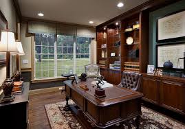 Traditional Home Office With Built Ins Homeoffice Designideas Homechanneltv Com Traditional Home Offices Traditional Office Decor Traditional Home Office