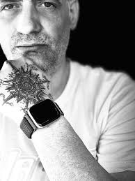 Destinatii Divizate by Roberto Galvan Carrasco: Listen