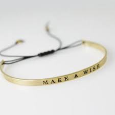 Ce sont les bijoux porte bonheur les plus courant, ils y a déjà les bracelet fantaisie femme brésiliens que l'on va offrir en signe d'amour ou d'amitié à le collier porte bonheur, comme tout bijoux dans le style doit être choisi avec choix pour correspondre à la personnalité de la femme qui va le recevoir. Bracelet Porte Bonheur Manchette Make A Wish Bijoux Fantaisie Bijoux Tendance Bracelet Fantaisie Collier Fantaisie