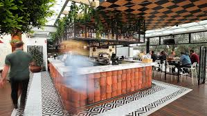 Found right in the heart of melbourne, loop roof is a true garden oasis above the concrete jungle. Melbourne S Best Rooftop Bars