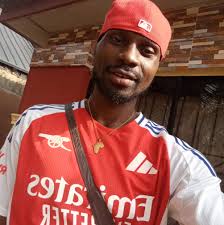 Nigerian-British boxer Anthony Joshua is in Nigeria. He was spotted in his  hometown in Ogun State.