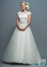 R807 White Rose Wedding Dress La Boda Bridal I Contemporary Bridal Boutique