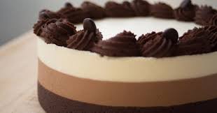 C Est Une Genoise Au Chocolat Avec Une Mousse Chocolat Noir Mousse Chocolat Au Lait Et Mousse Au Chocolat Recette Patisserie Facile Mousse Chocolat Au Lait