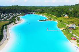 Selain untuk kolam renang, batu ini juga bisa kamu gunakan pada dinding, pagar, atau hiasan taman. Mengenal Kolam Renang Terbesar Se Asia Tenggara Di Indonesia