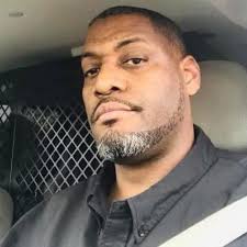 Happy Holidays Detroit🎉🎊🎁🥳 I just had Identical twins December 18th the  secret is to train that waist during postpartum #Baddietip …Oh yea and  Whaddup Doe Detroit🗣️