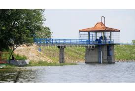 Eits tapi jangan salah, wego ini tidak jadi lokasi wego masih 1 km lagi dari pintu masuk wisata waduk gondang. Intensitas Hujan Tinggi Air Waduk Gondang Melimpah