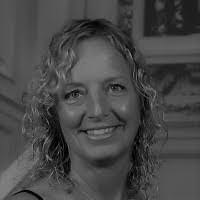 Beverley White's Instagram, Twitter & Facebook