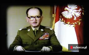 Carismático y con una mirada arrebatadora. Chcieli Zabic Wojciecha Jaruzelskiego Ale Pomylili Go Z Ambasadorem Usa
