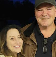 I'm lookin for someone to tile for my home any suggestions?