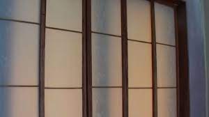 This is a great inexpensive way of making a shoji screen room divider with cardboard, especially for those college students out there on a budget! How To Make A Shoji Screen Japanese Sliding Doors Diy Sliding Door Japanese Screen