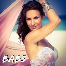 Darüber hinaus setzt puls 4 auf starke interaktion mit usern und sehern und verspricht: Barbara Fleissner Moderatorin