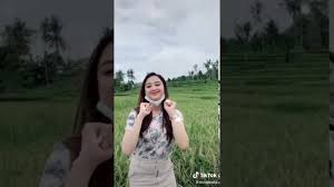 Tiktok tiktok berawal dari tiktok kamu selalu setia komentar di tiktok akhirnya aku kasmaran jadi kasmaran terpanah panah asmara. 2tiktok Tiktok Cantik Montok 2tiktok Tiktok Cantik Montok Kompilasi Tiktok Paling Sexi Youtube Tiktok Cantik Montok Composed By Trends Digital 2021