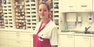 Quelle reconversion pour une aide soignante. Une Nouvelle Carriere D Aide Soignante Pour Valerie La Buanderie
