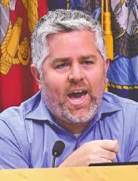 Brett Arias's Instagram, Twitter & Facebook