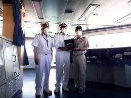 Browse and rate photos uploaded by our community. The World S Largest Container Vessel Hmm Algeciras Transits The Suez Canal Marine Pilots Com