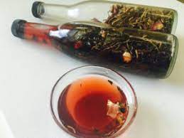 Onions, garlic, curry leaves, are you kidding me? Ayurvedic Herbal Hair Oil Mix How To Use Herbal Hair Oil Mix