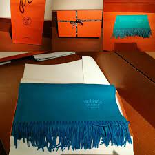 情人节没有花 只有爱马仕 谢谢 valentine gift without bouquet only hermes thank you 祝大家情人节快乐 happy valentine flaunt bags clutch