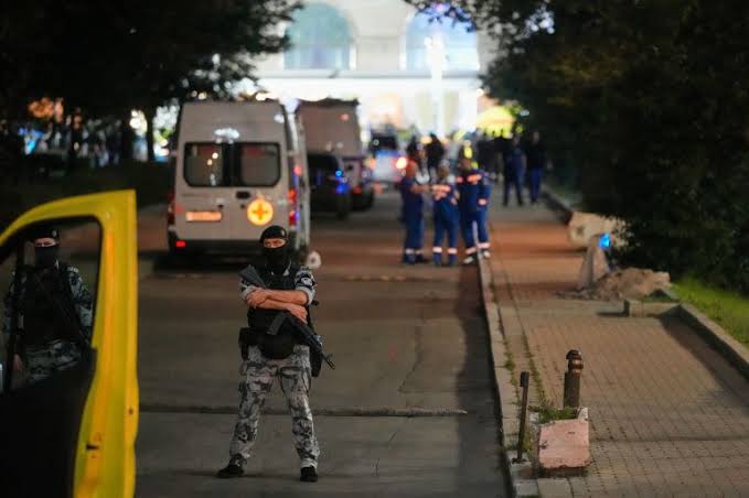 Emergency services and investigators at the scene of the explosion in Moscow.