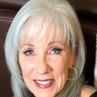 Kim Latta's Instagram, Twitter & Facebook