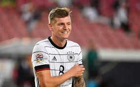 Official website with detailed biography about toni kroos, the real madrid midfielder, including statistics, photos, videos, facts, goals and more. Toni Kroos Glaubt Nicht An Muller Comeback Freude Uber Bayern Sieg