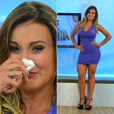 Andressa urach foi participante de a fazenda 6, uma das mais lembradas do público até hoje. Abalada Andressa Urach Chora Desabafa Mas Faz Pose No Hojeemdia Veja Os Bastidores Http R7 Com Zdvu Andressa Urach Pose Bella Da Semana