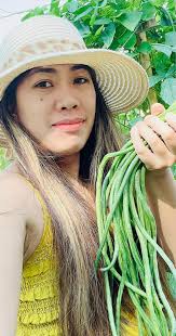 Hello Good morning here! It's time to plant and dig the soil this seeds is  a snake beans and in ours called string beans🌱