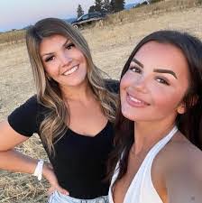 Laura Risinger's Instagram, Twitter & Facebook